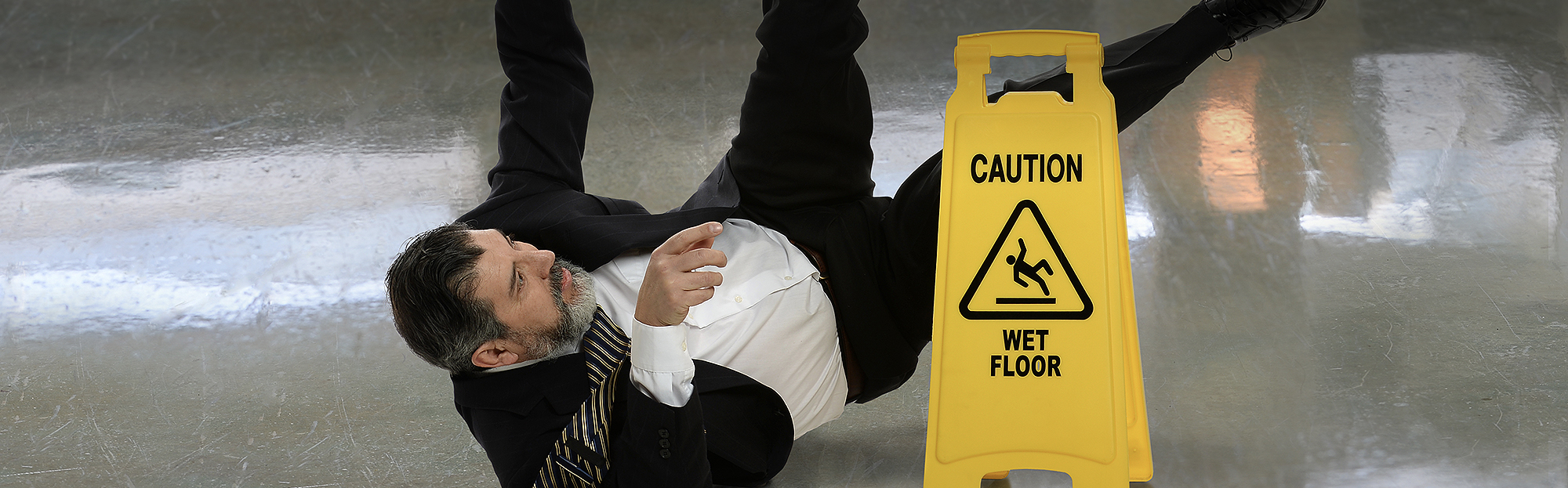 Government employee slips and falls in ooffice loaction.